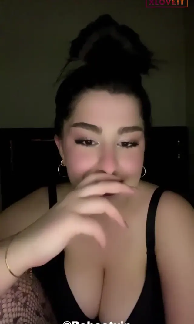 Tango Pelin ifşa Cüsseli hatunun yayınını seyret — Pelin — Canlı Yayınlar · sahne 2
