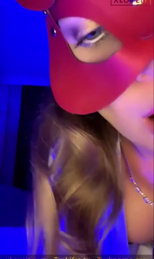 Tango Pelin ifşa Maskeli karıdan canlı yayın seyret — Tango Pelin — Canlı Yayınlar · sahne 1