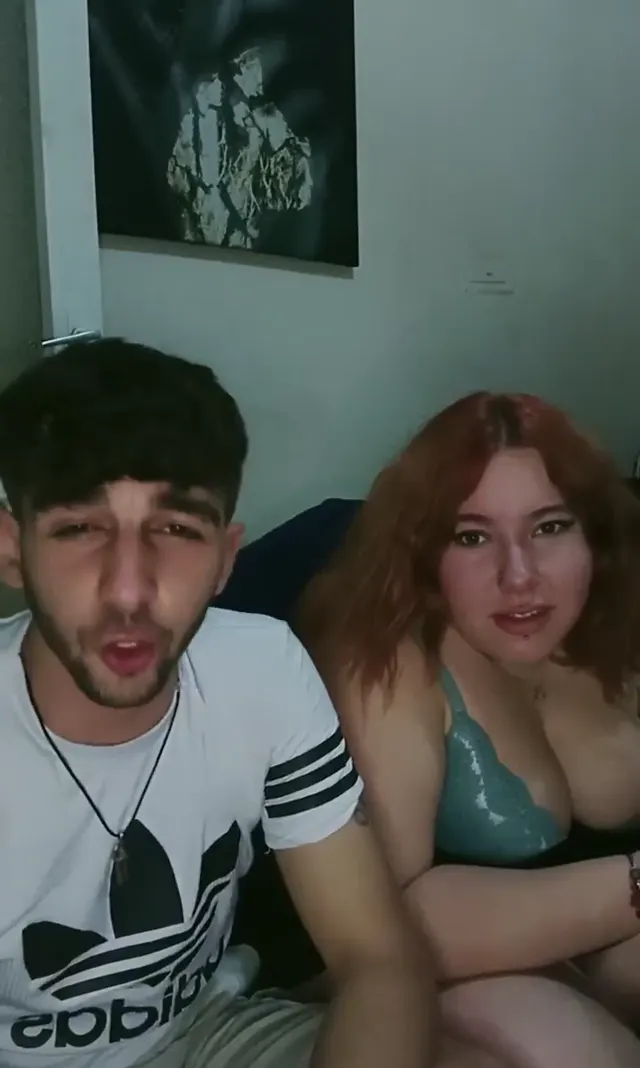 Tango Pisicik ifşa Annesinin yanında yayın açtı — Tango Pisicik — Canlı Yayınlar · sahne 3
