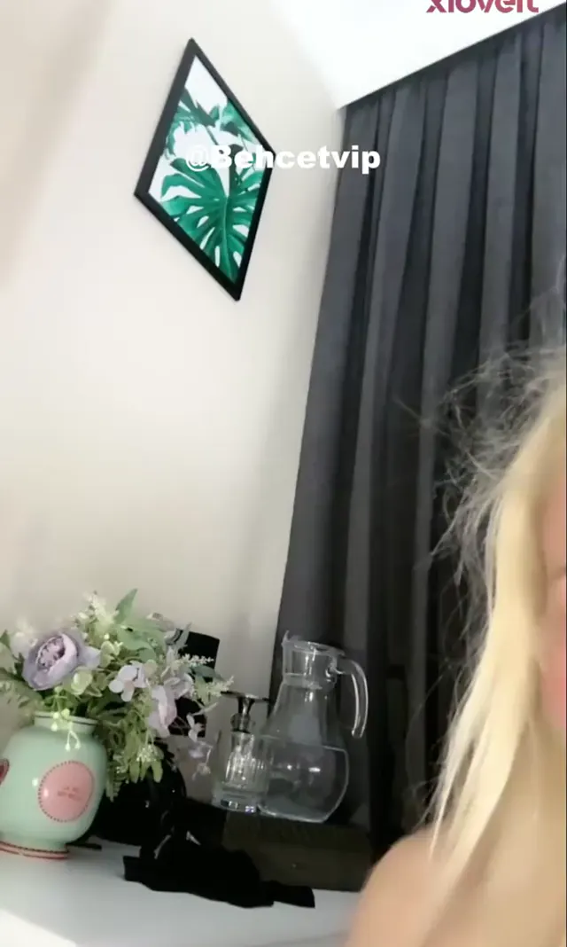 Tango Sedef Reklamı canlıdan yapan Türk Escort — Canlı Yayınlar · sahne 2