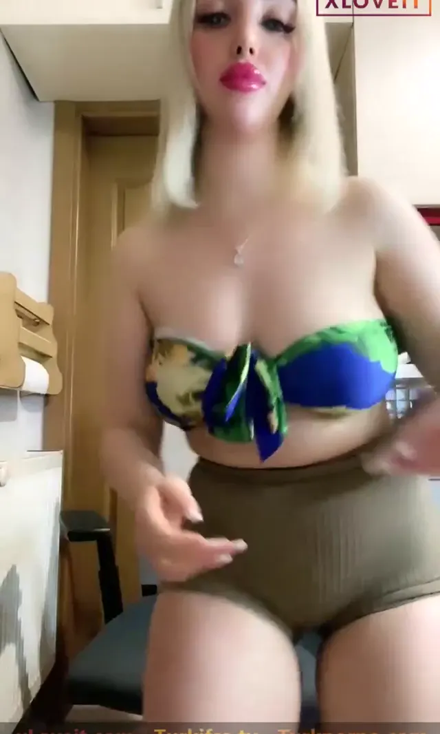 Tango Su ifşa Ortam kızı sağlam fizikle canlı yayında — Tango Su — Canlı Yayınlar · sahne 1