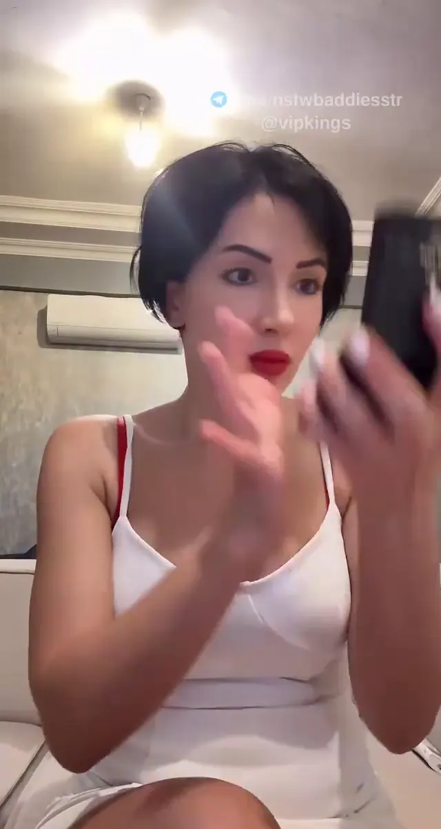 Tiktok ifşa Melis canlı yayınından video — Canlı Yayınlar · sahne 3
