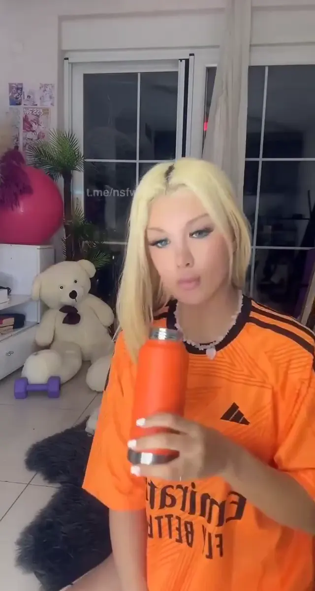 MissHoca — Tiktok MissHoca ifşa – Yayın videosu Vol 7 · sahne 2