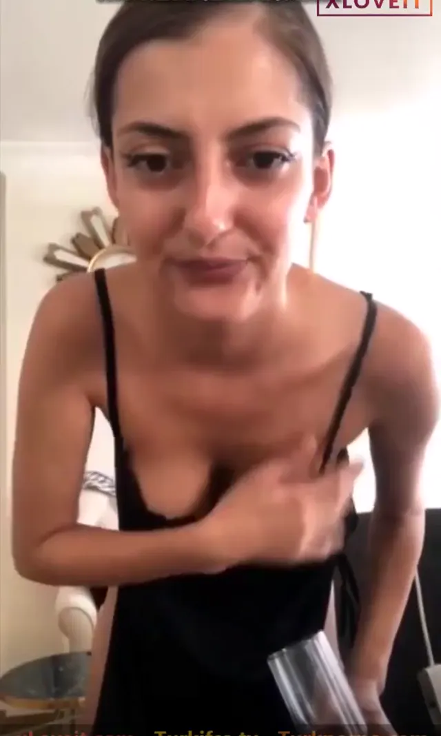 Winewoman — Winewoman ifşa Kafa güzel sexy dans etti · sahne 2