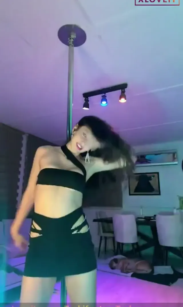Yazgülü — Yazgülü ifşa Sexy hatundan danslı yayın · sahne 2