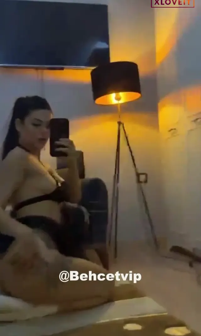Zeynep Akgün ifşa nude saksolu videoları — Türk ifşa · sahne 3
