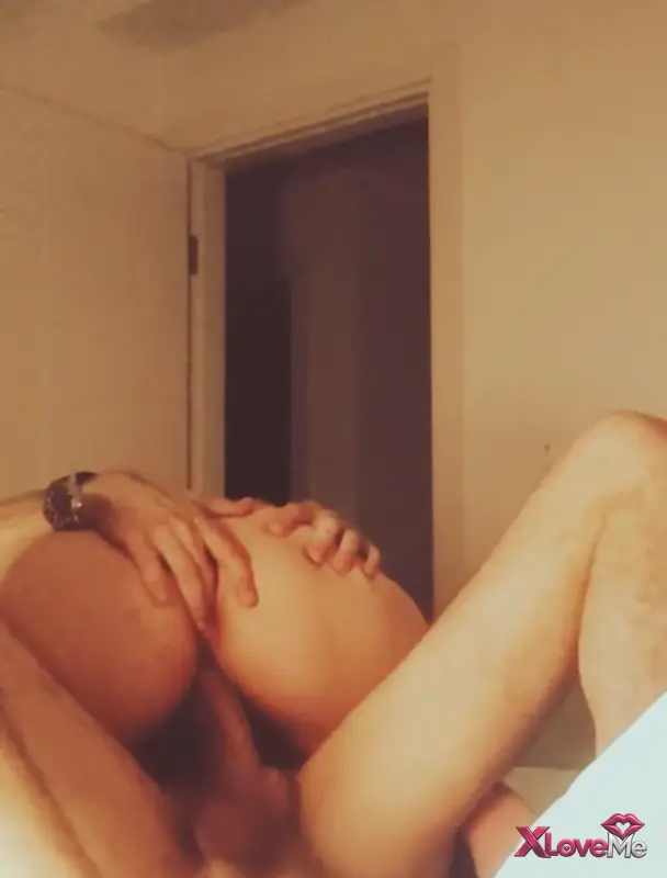 Rokettube — Bedava Porno Milf hatunu kucakta doyurdu