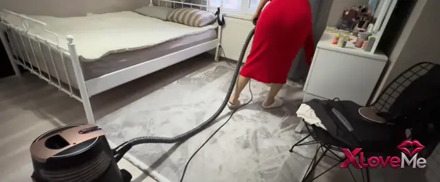 Youtube Katıl — Fatma ile Her Telden ifşa Kırmızılar içerisinde oda süpürdü — Fatma ile Her Telden