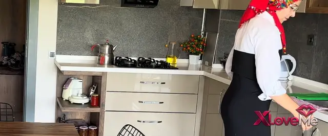 Fatma ile her telden ifşa Mutfak tezgahını tertemiz yaptı — Fatma ile Her Telden
