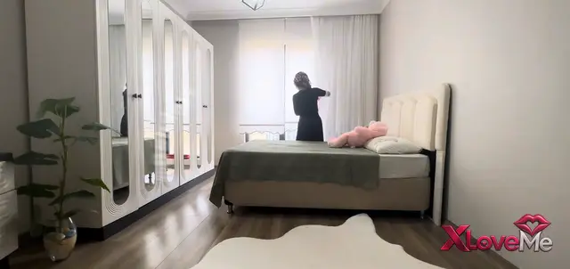 Fatma ile her telden ifşa Yatak odasını toplayıp mutfağa girişti — Fatma ile Her Telden