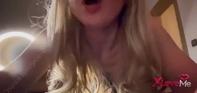 Türk Porno — Gece Uçuşu Porno Sikilirken kameraya karşı inledi — Gece Uçuşu