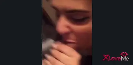 Sikiş Video — İlk sakso deneyimi çok büyük bu