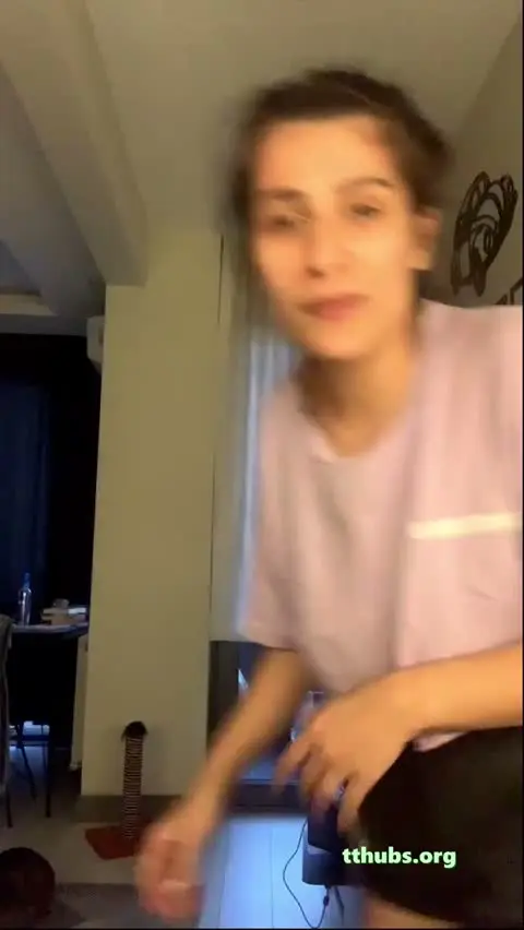 Mia Özel