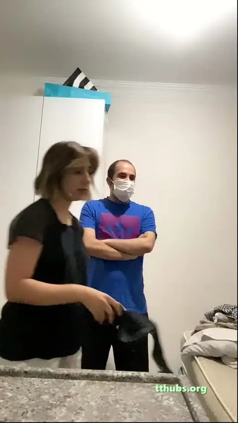 Suzan Ve Kankası Komşu Ile