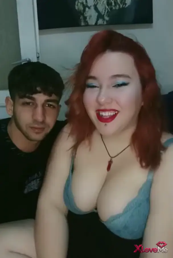 Sevgililer — Tango Pisicik ifşa Şişman kızla Keko sevgilisini seyret — Tango Pisicik