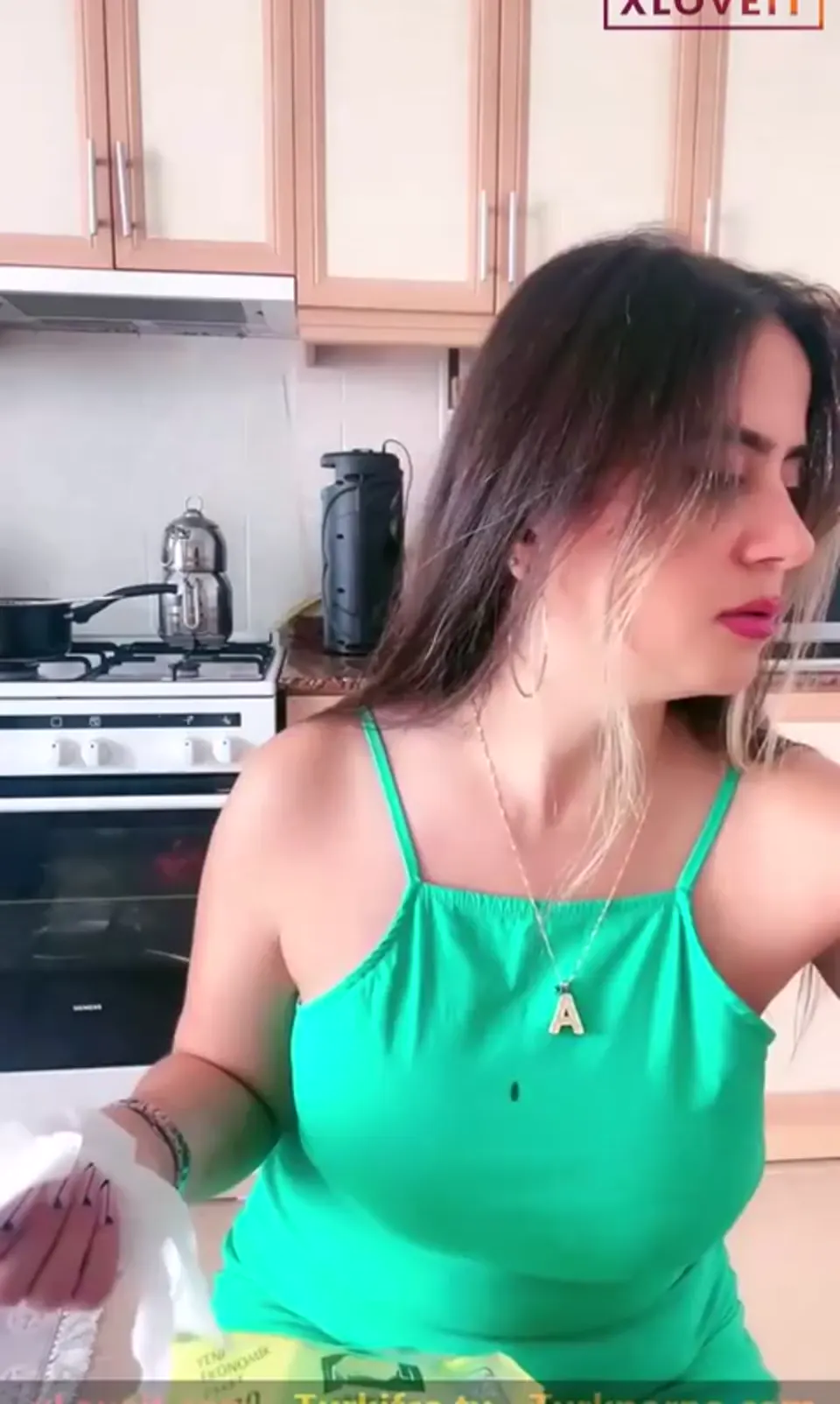 Ayşe Elbi ifşa Gündüz mutfakta canlı yayınını seyret — Ayşe Elbi — Canlı Yayınlar