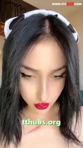 Benasteria inek kostümüyle webcamde şov yapıyor, seksi pozlar veriyor - Porno Video — Türk ifşa