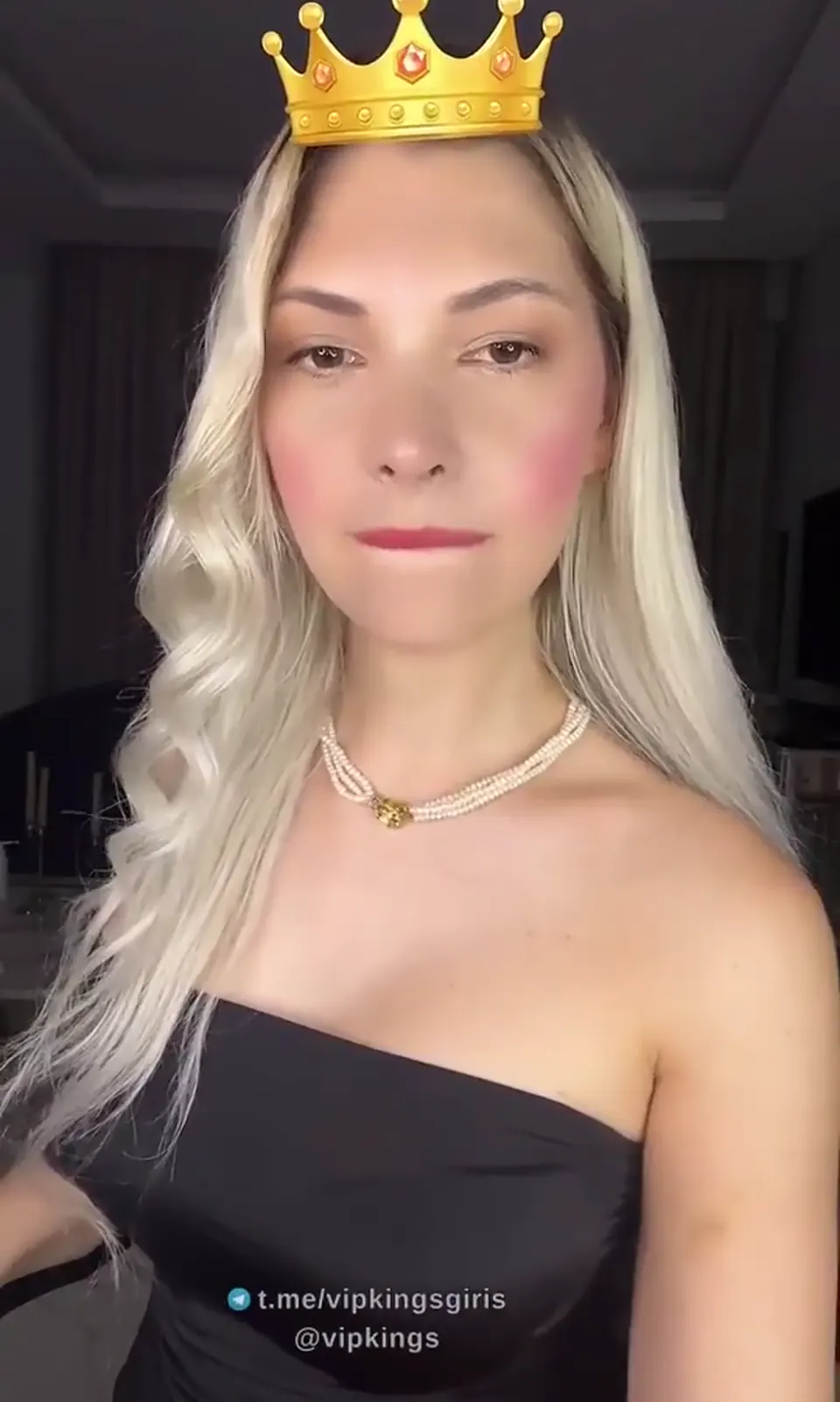 Bigo Ekin ifşa Siyah mini elbiseli sexy yayın yaptı — Ekin — Canlı Yayınlar