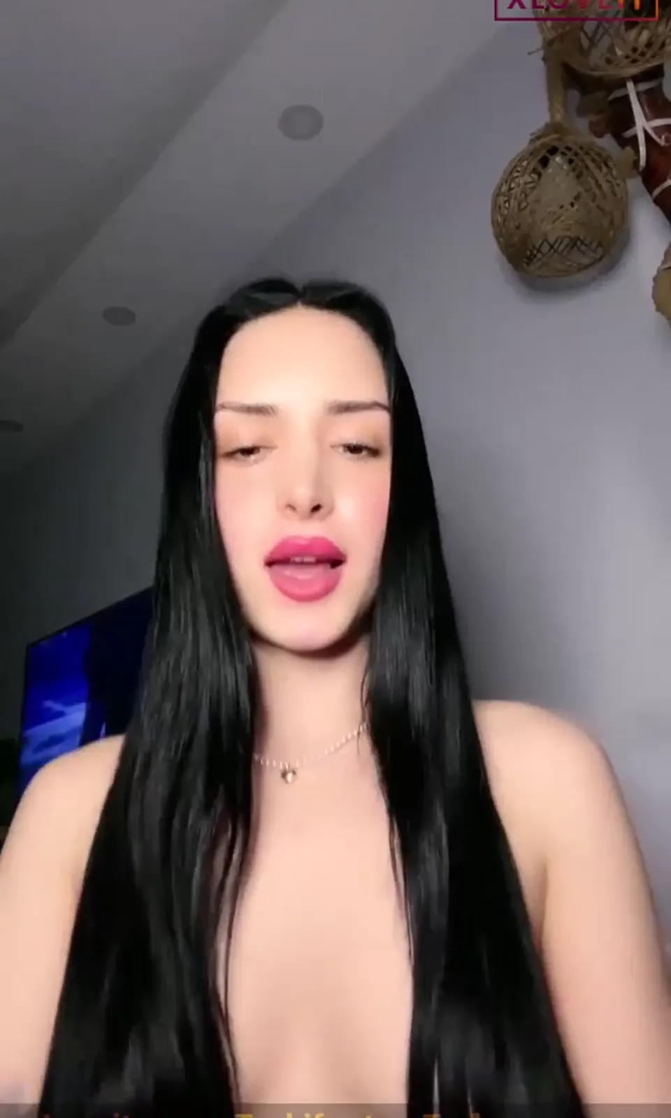 Ceren Queen ifşa Sexy kızdan meme temalı yayın — Cerenqueen — Canlı Yayınlar