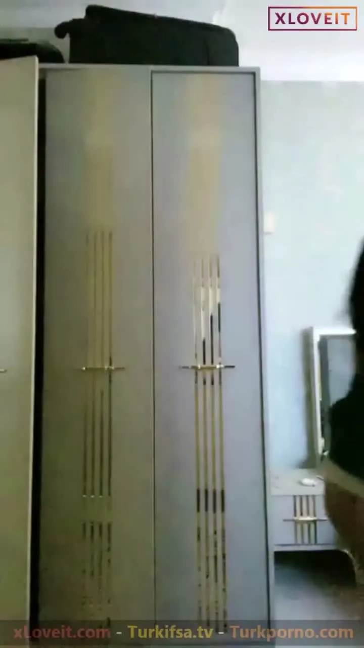 Edoş ifşa Seksi güzel kızdan mini etekli yayın — Edoş — Canlı Yayınlar