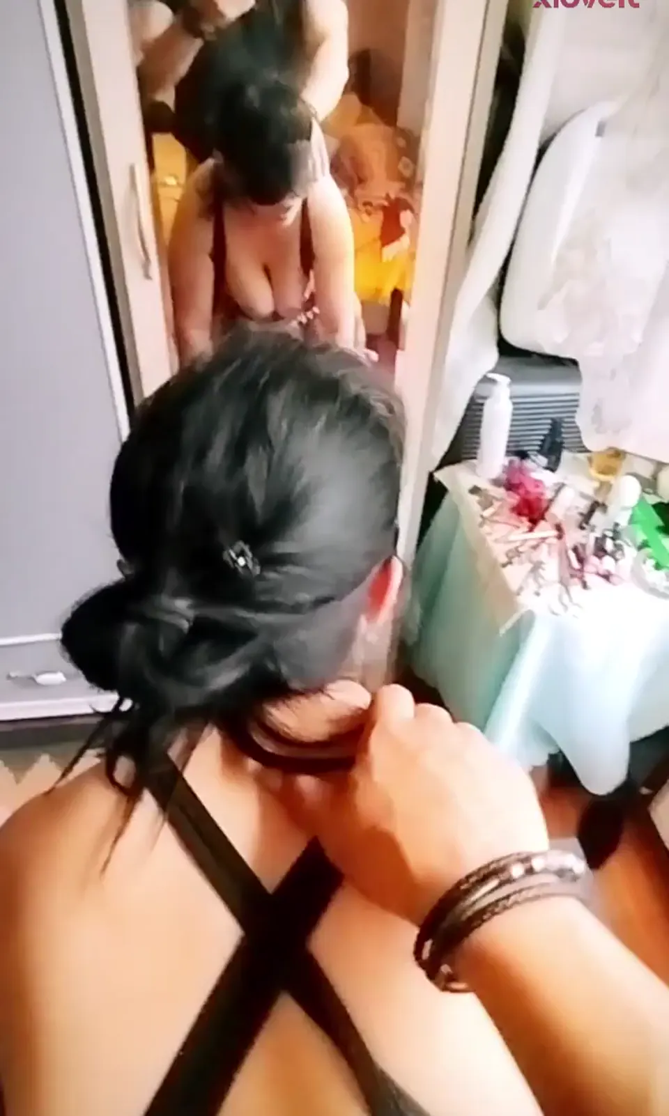 Olgun kadını gözleri bağlı aynaya karşı sikti — Mobil Porno