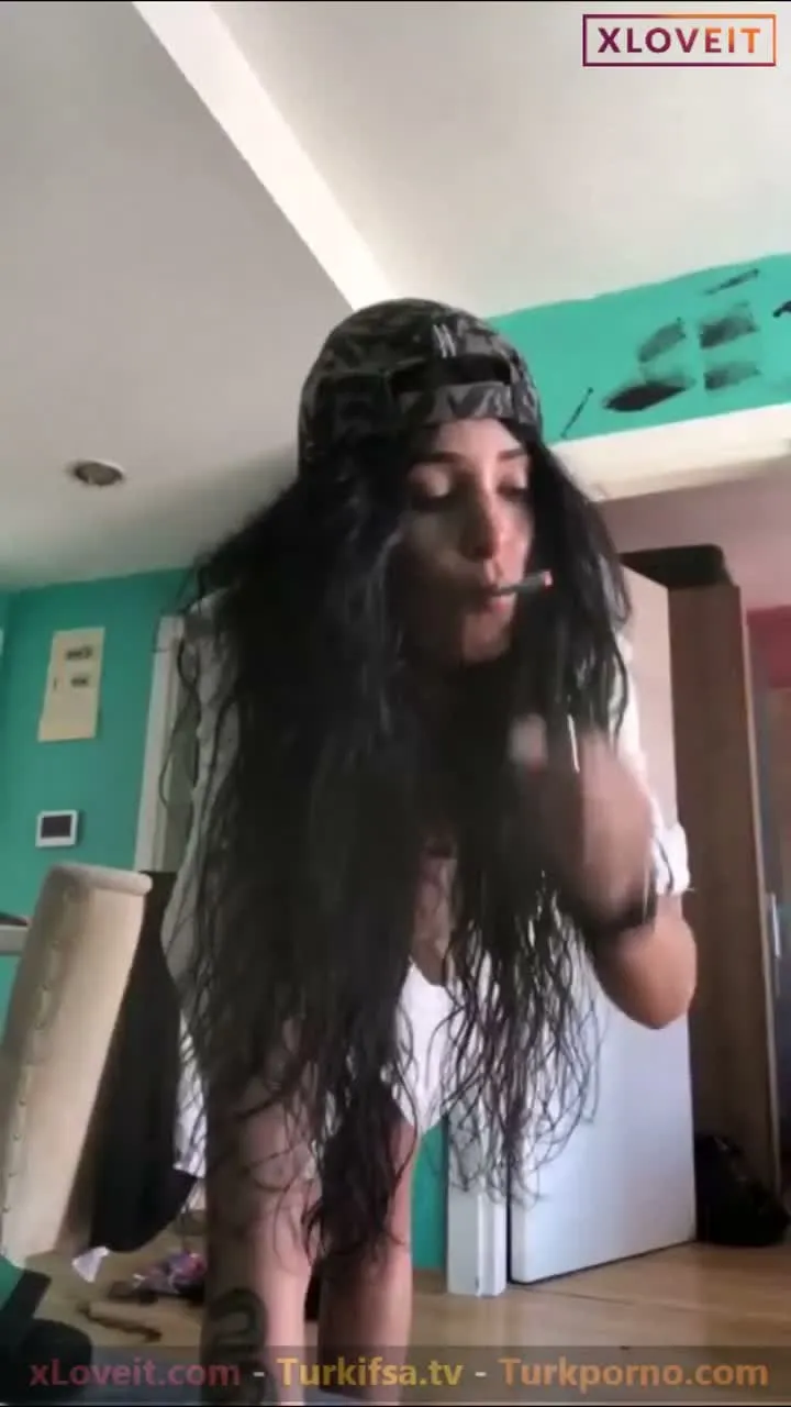 Seçil Çiftçi ifşa Sexy kızdan nude danslı yayın — Seçil Çiftçi — Canlı Yayınlar