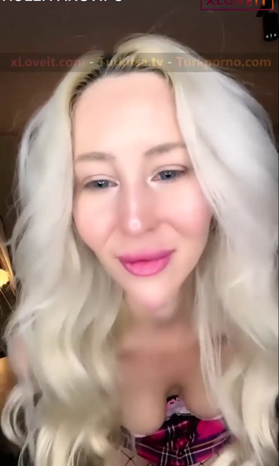 Tango Ulyana ifşa Kolejli eteğiyle yayın yaptı — Tango Ulyana — Canlı Yayınlar