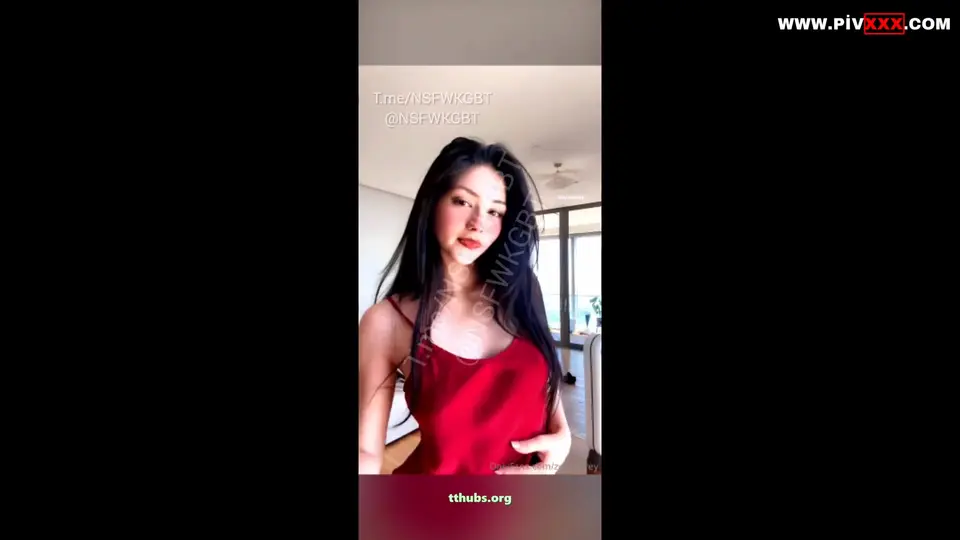 Zeydcarey Alya Vural kırmızı tangayla soyunup yatakta yayılıyor - Porno Video — Türk ifşa
