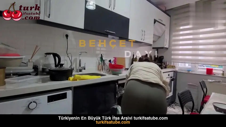 Zeynep Tumbekin Ciplak Kardesi Katilimcisi 10 Youtuber Videoyu Gosteriyor — Türk ifşa